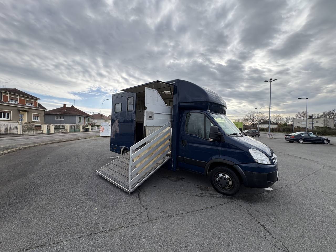 Iveco 2 chevaux 40c18 3,0 dci 180cv roue jumel&eacute;e