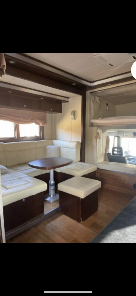 Camion stx 5 places chevaux 