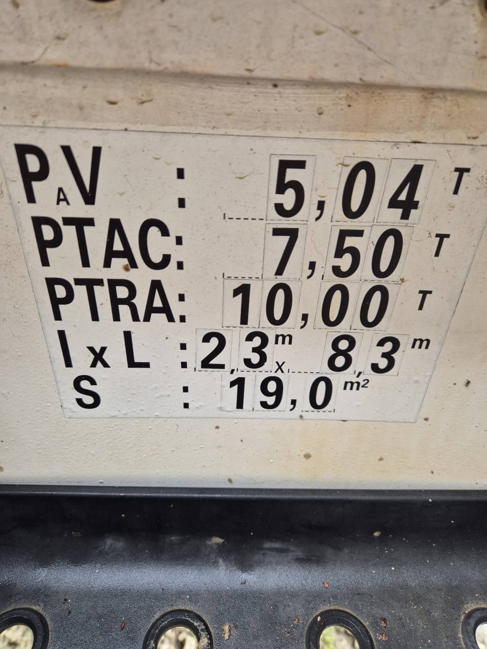 Camion Poids Lourds exempt&eacute; de contr&ocirc;le technique 