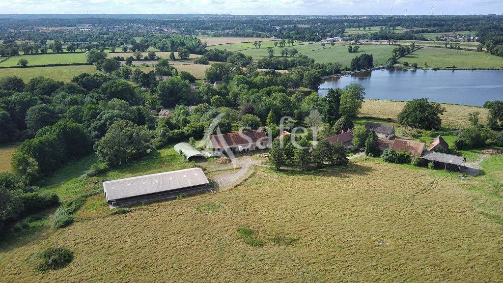 Propri&eacute;t&eacute; d'environ 12,20 ha tr&egrave;s bien structur&eacute;e