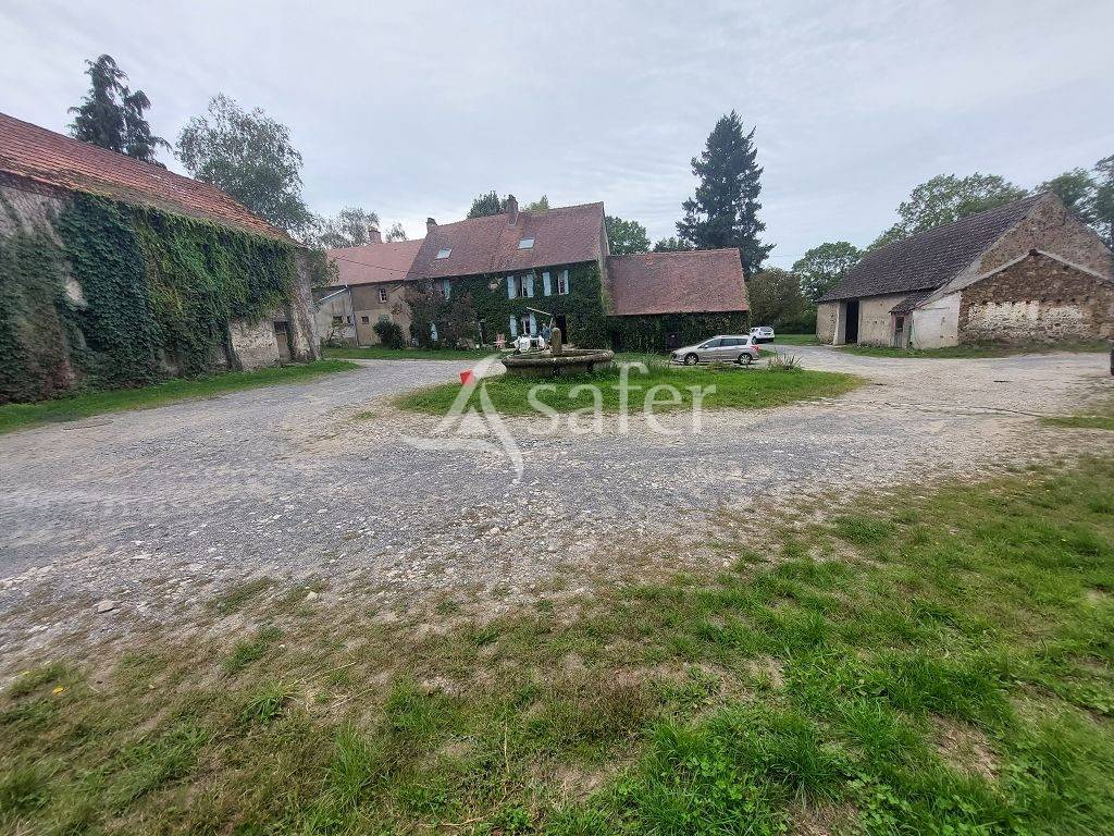 Propri&eacute;t&eacute; d'environ 12,20 ha tr&egrave;s bien structur&eacute;e