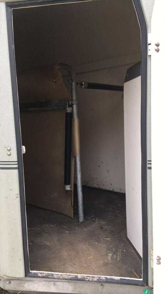  &Agrave; VENDRE &ndash; VAN 2 CHEVAUX