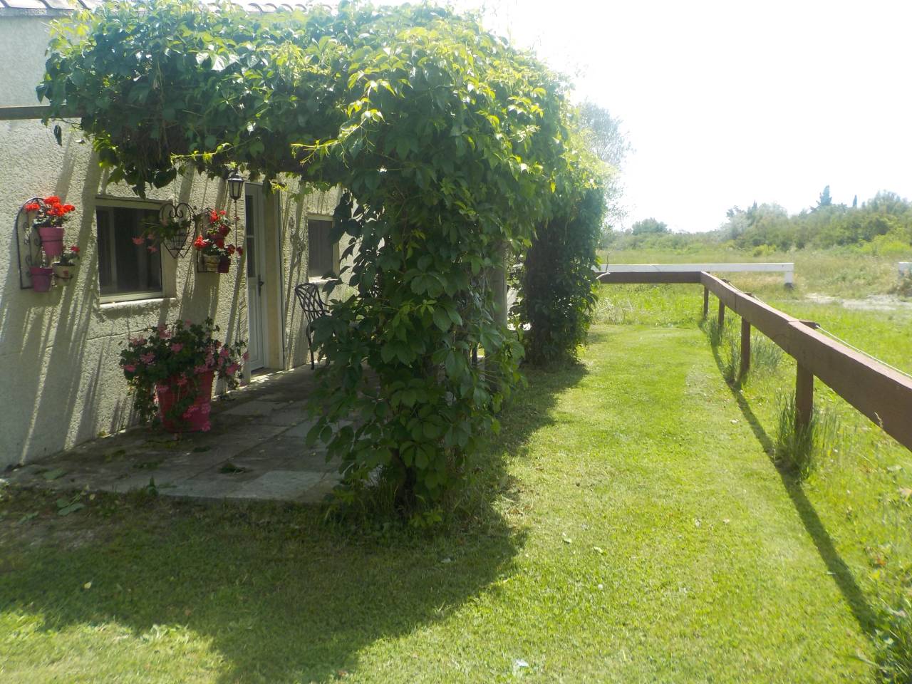 G&Icirc;TE EQUESTRE EN CAMARGUE