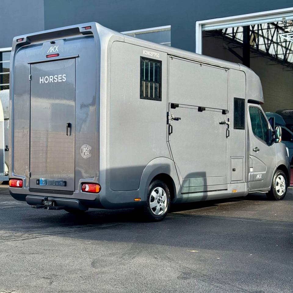 Camion chevaux Vl stock AKX 