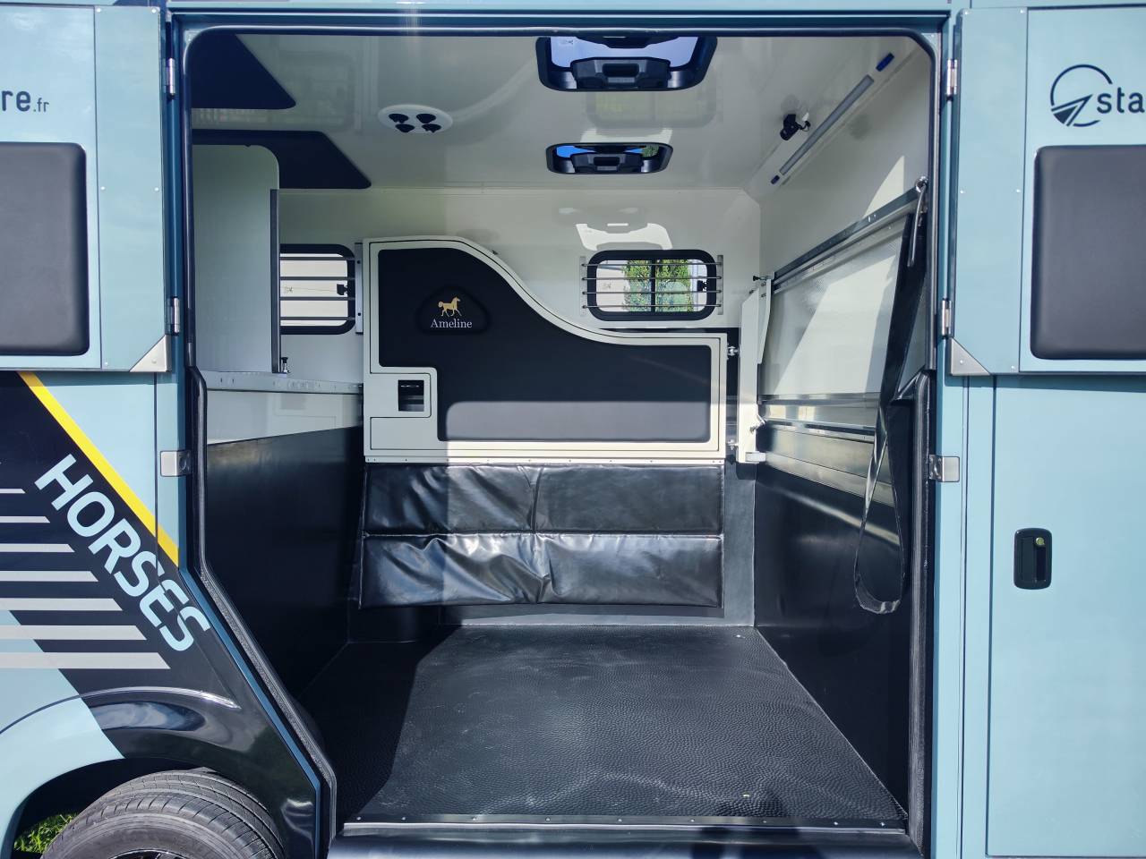 Ameline - 3 passagers -2 chevaux - Renault Master