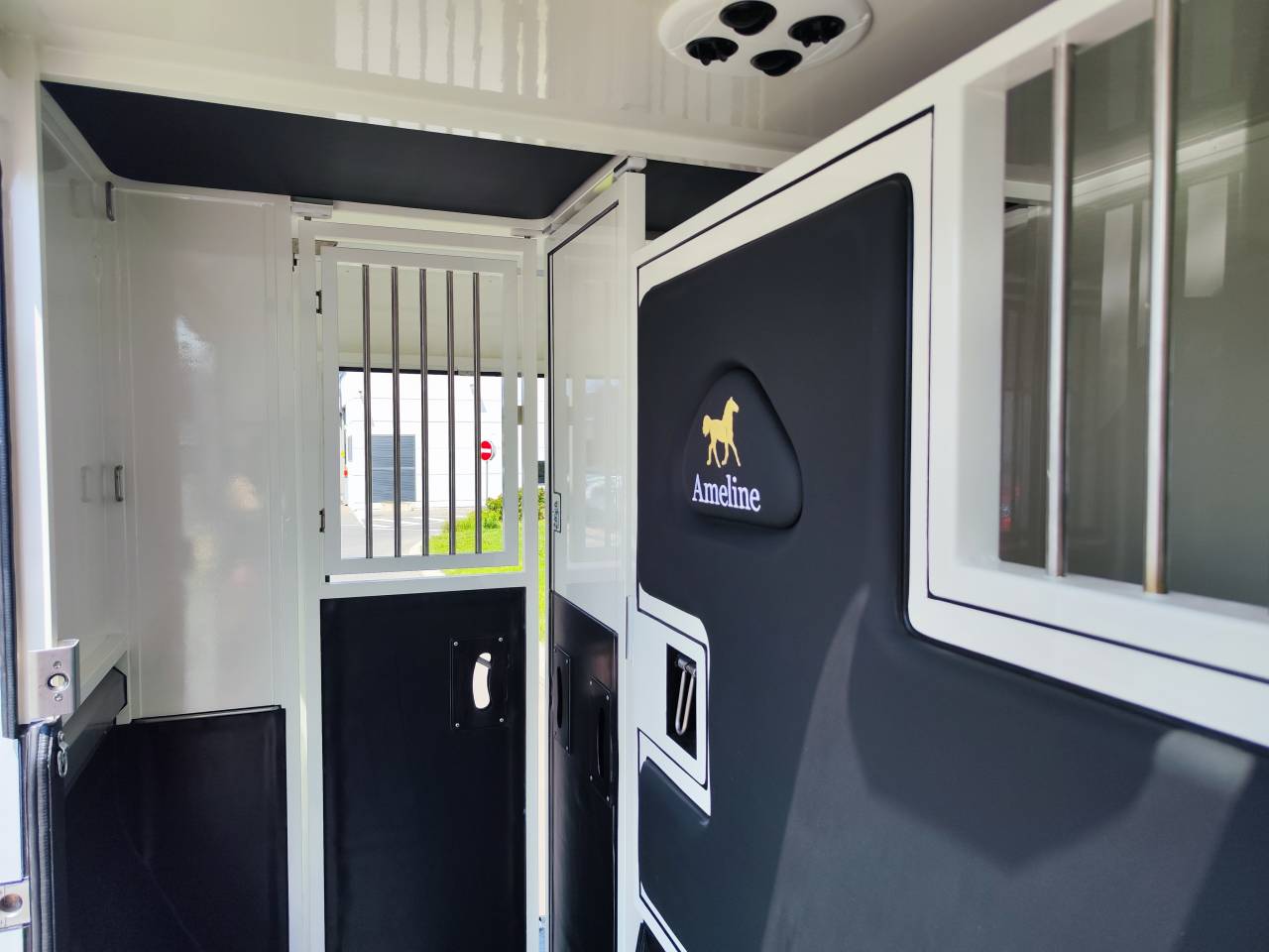 Ameline Haras - 5 passagers - 2 chevaux &ndash; Occasion  