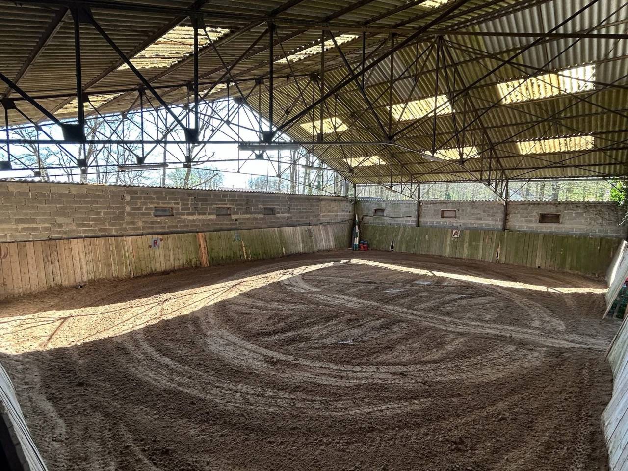 Boxes &agrave; louer &ndash; &Eacute;curie &agrave; 5 min de Houdan (78)