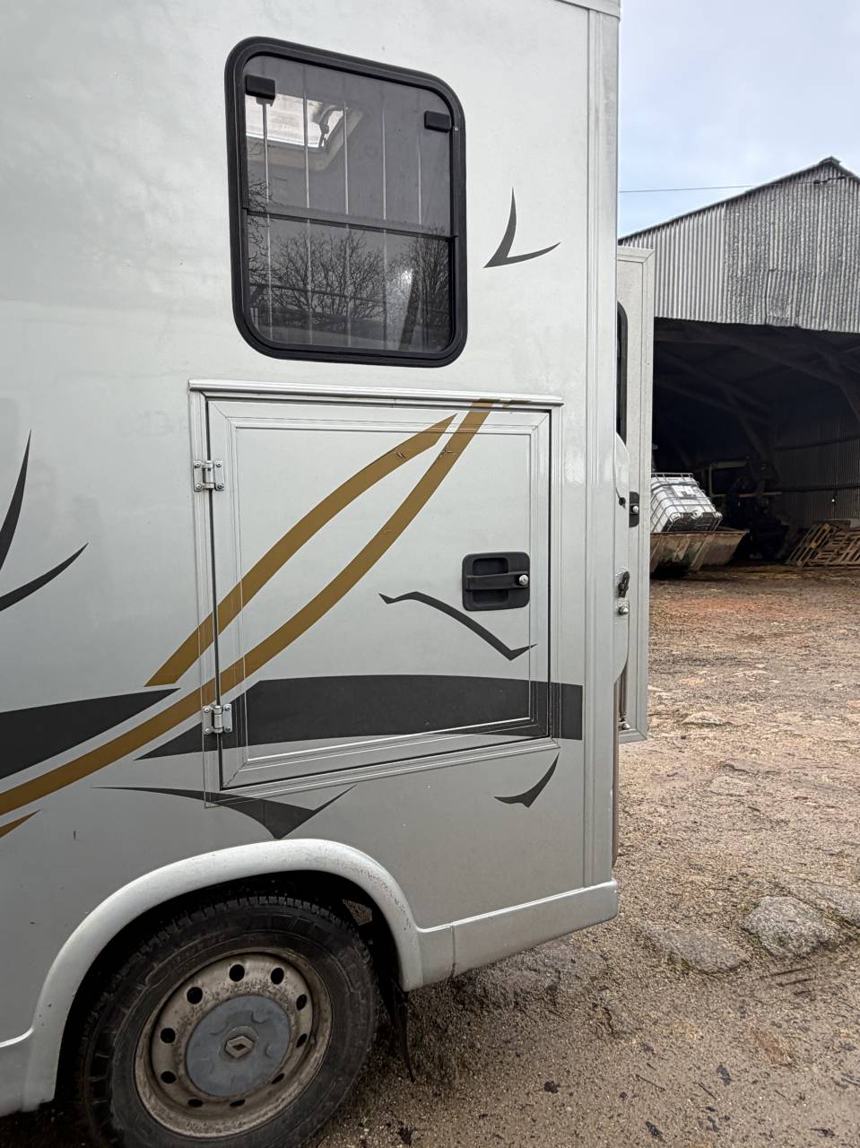 Camion VL Renault MTM chevaux 