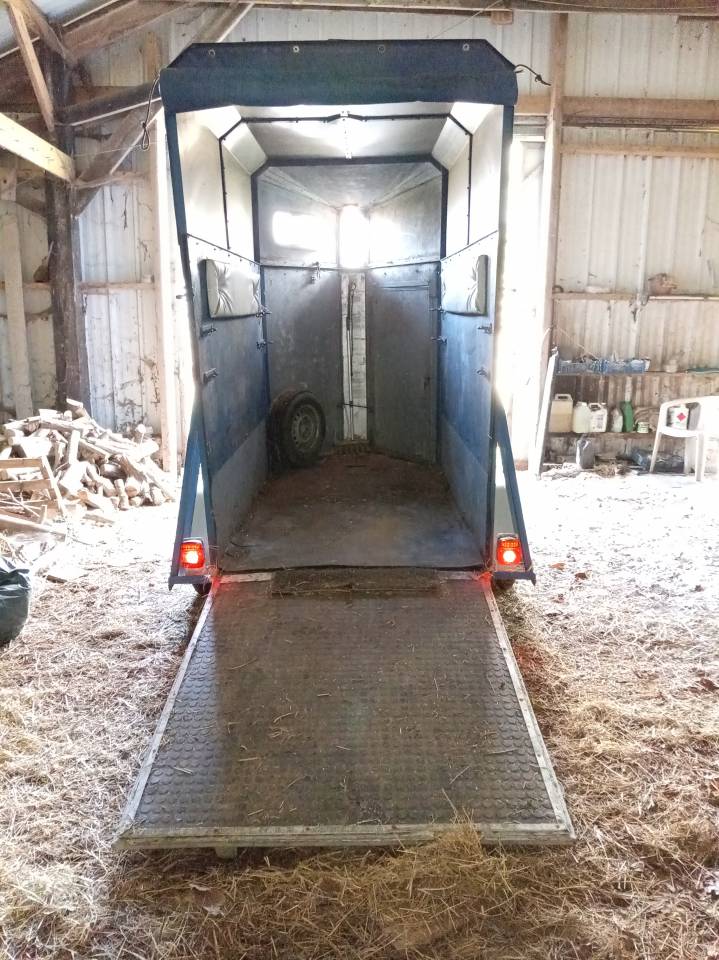 Van 1,5 place cheval libert&eacute;