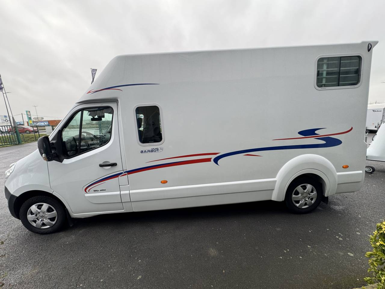 Camion 2 chevaux stalles BARBOT