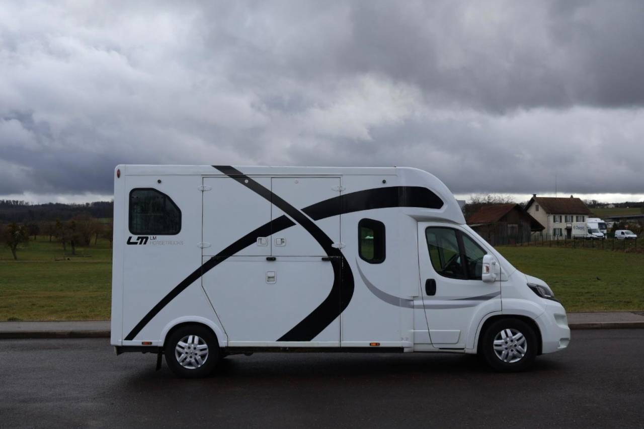 PEUGEOT BOXER 3.0 180 CH THEAULT PROTEO 5P - COUCHETTE