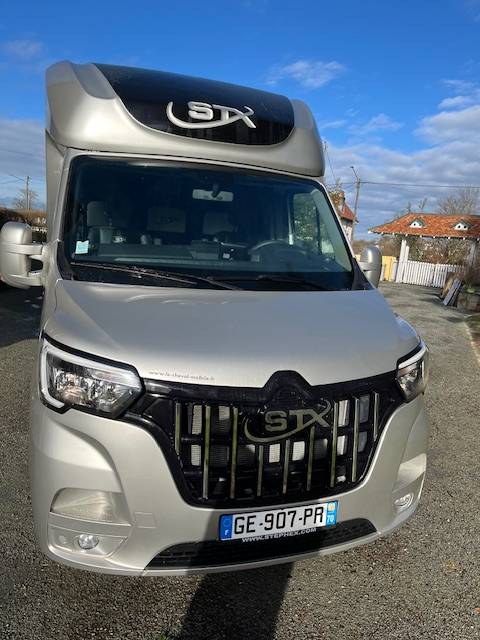 MASTER 2022 STX DOUBLE CABINE STALLE