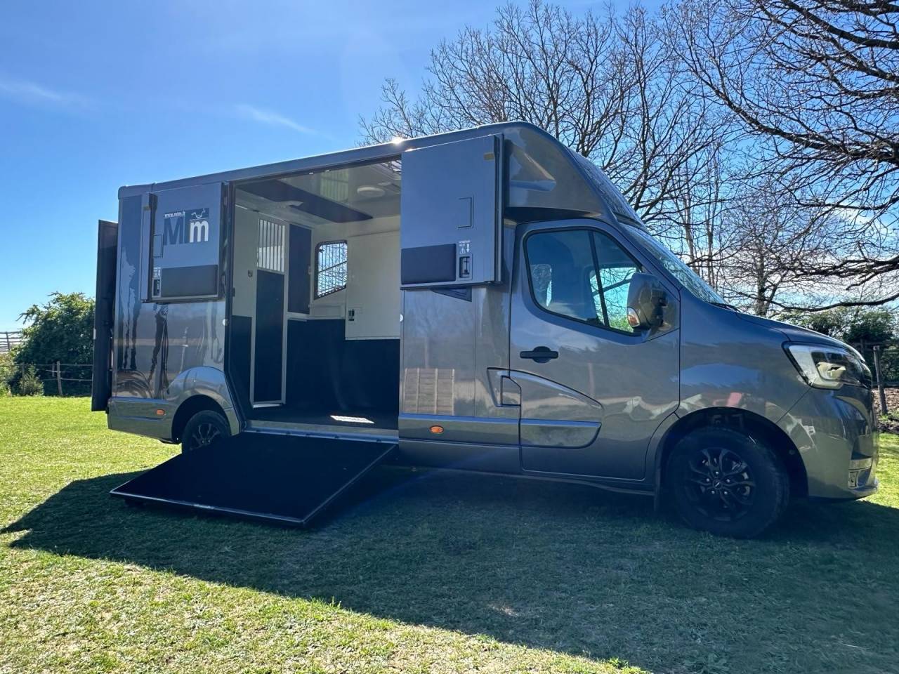 CAMION MTM PROCHE DU NEUF