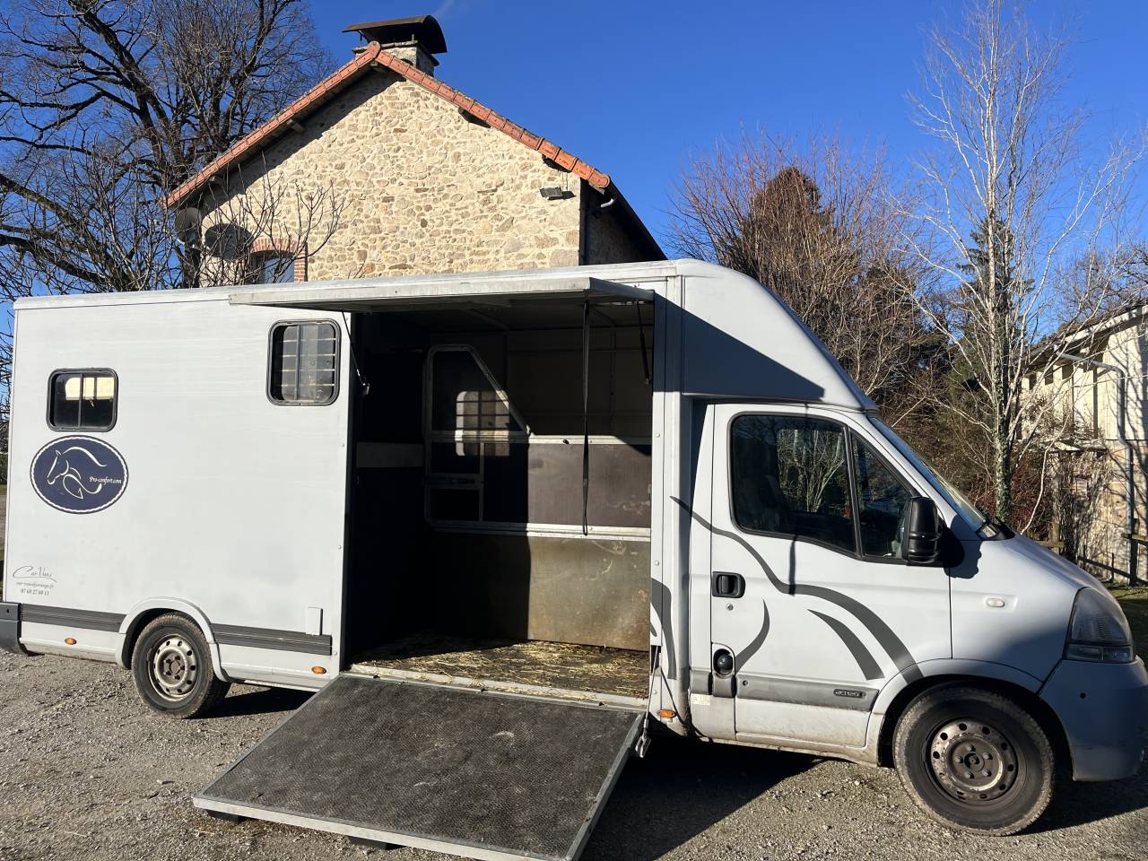 VL 2 chevaux avec home-car 3 personnes 