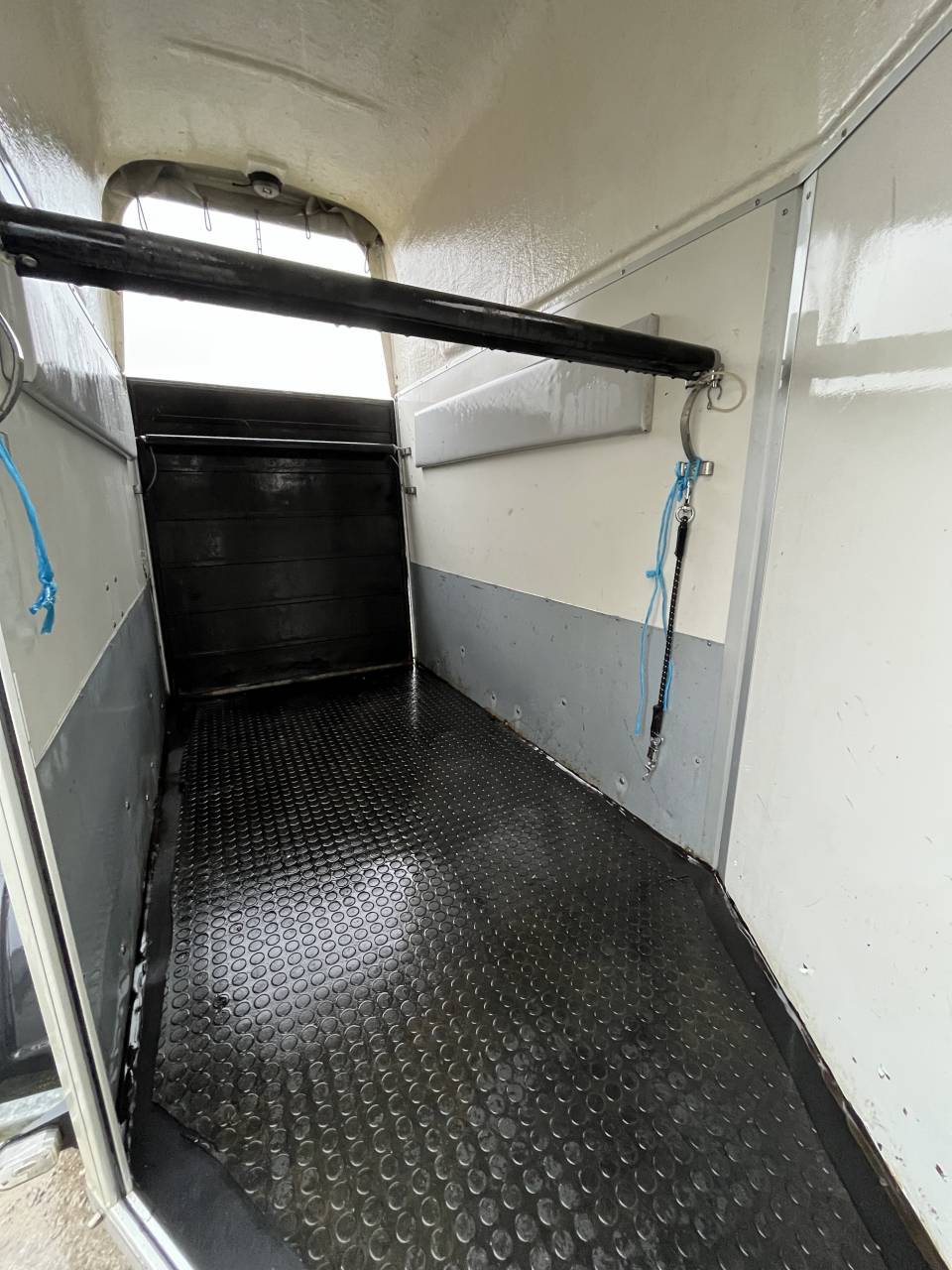 Van 1,5 places Cheval libert&eacute;