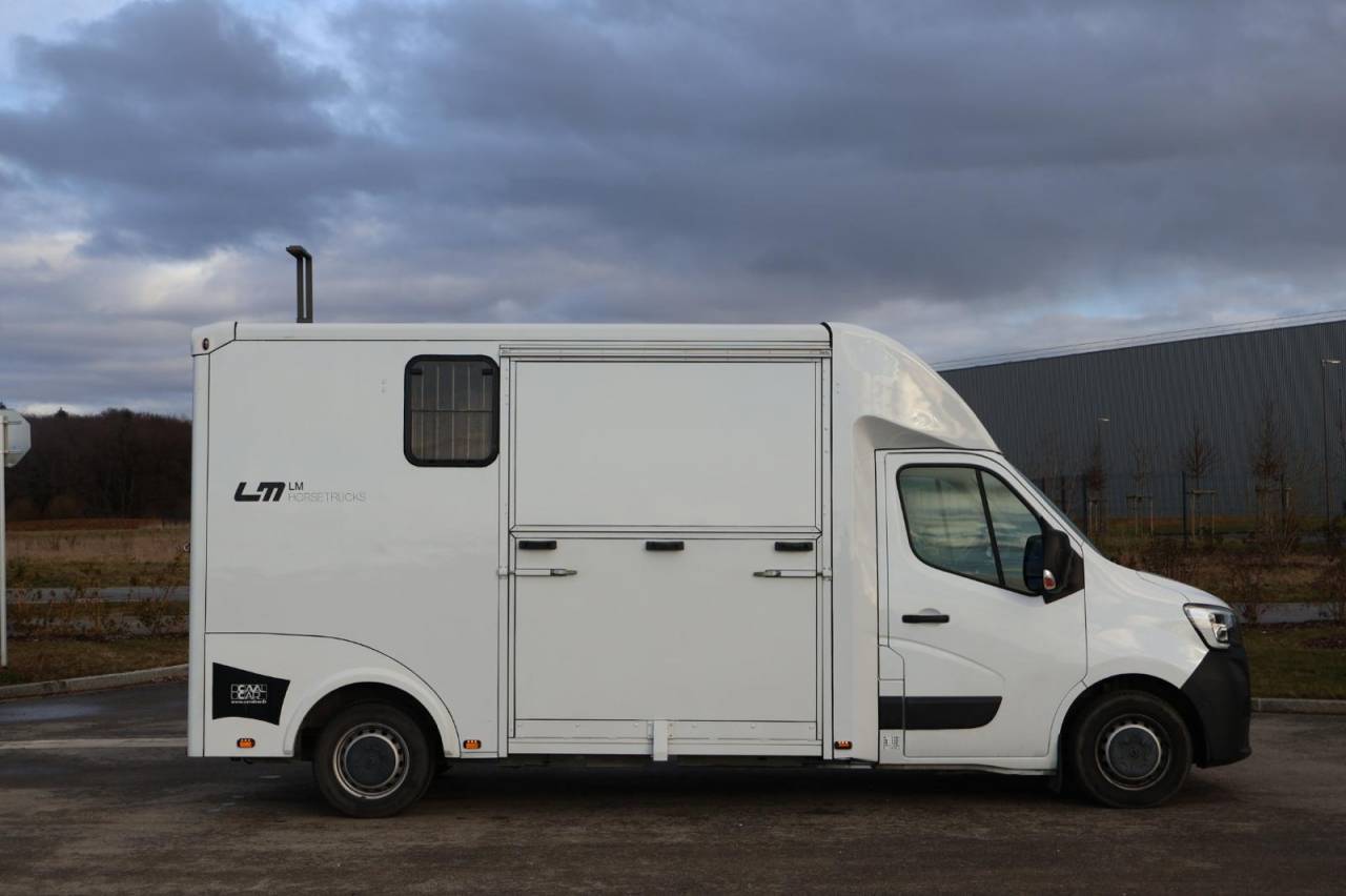 VL RENAULT MASTER 165CH CAVALCAR 3P STALLE 