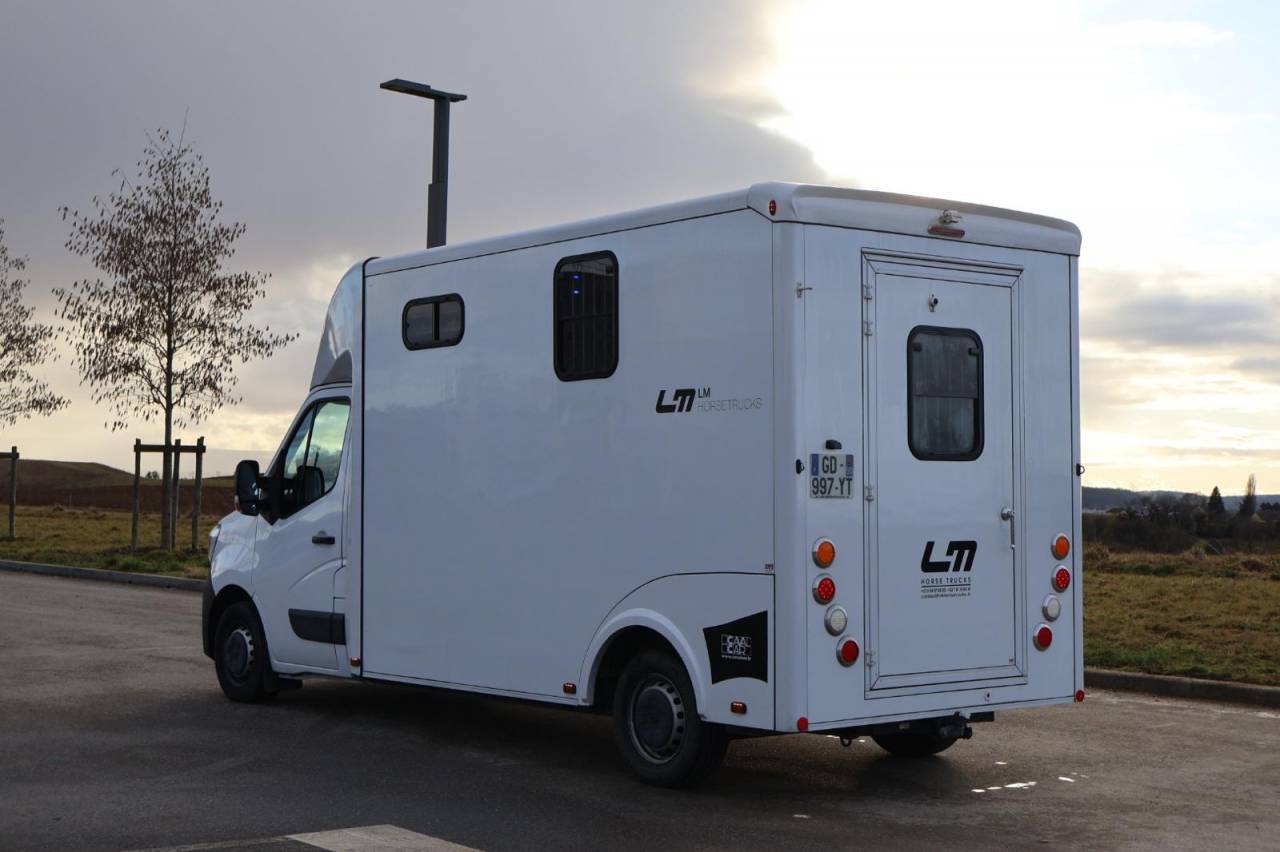 VL RENAULT MASTER 165CH CAVALCAR 3P STALLE 