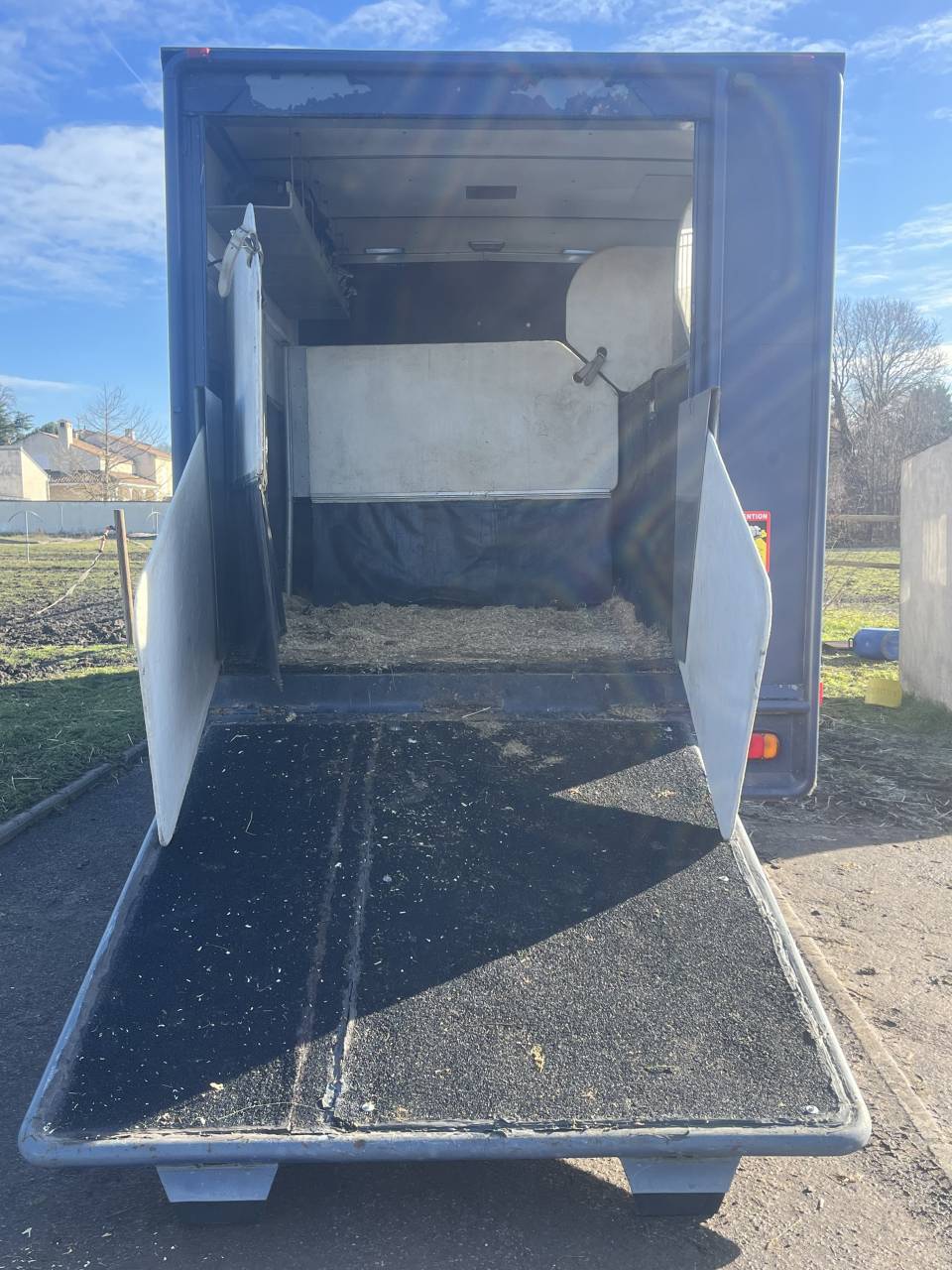 Vends Mercedes 4 places chevaux 