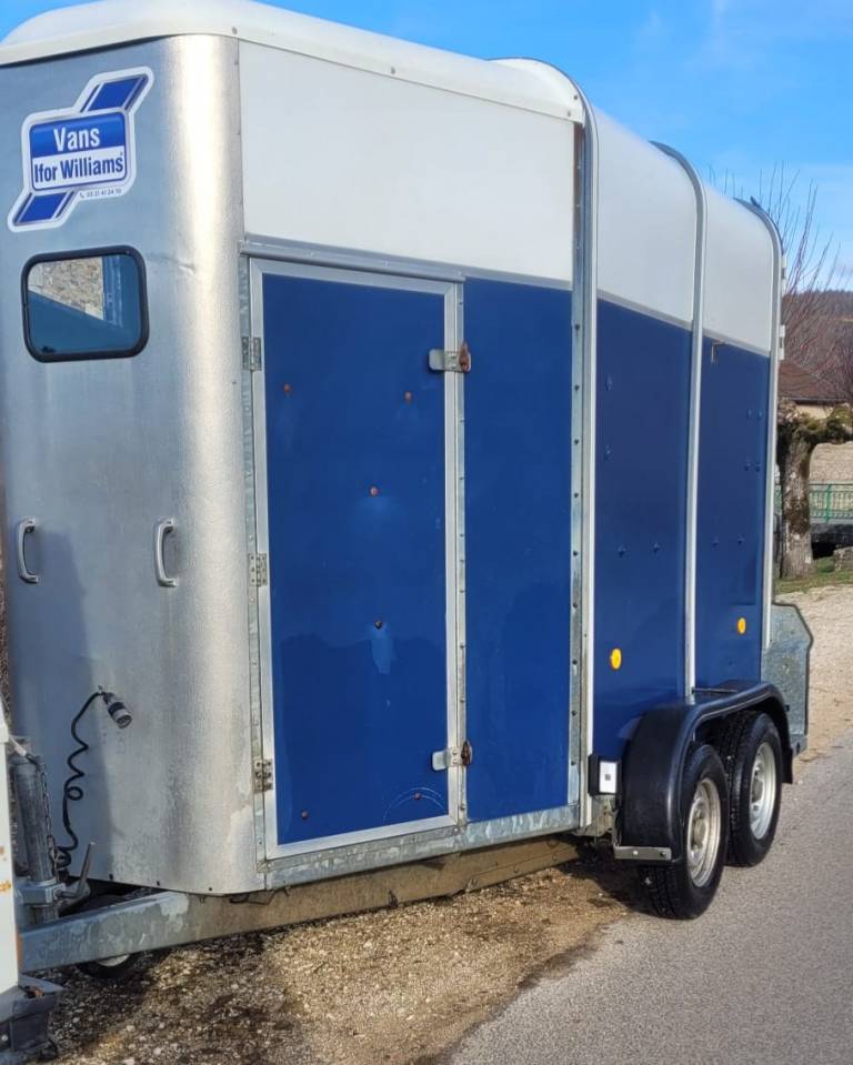 A Vendre Van Ifor Williams 2 places  