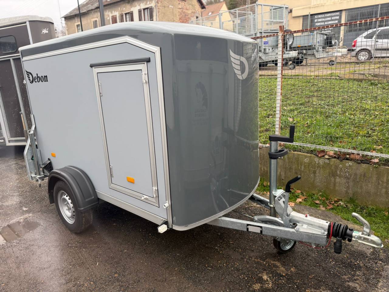 FOURGON &ndash; C255 DEBON &ndash; FREINEE &ndash; OCCASION