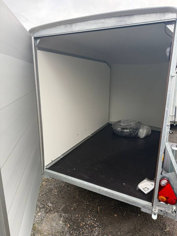 FOURGON &ndash; C255 DEBON &ndash; FREINEE &ndash; OCCASION