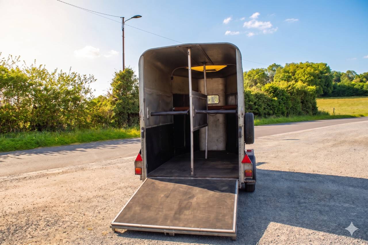 IFOR WILLIAMS 2 PLACES