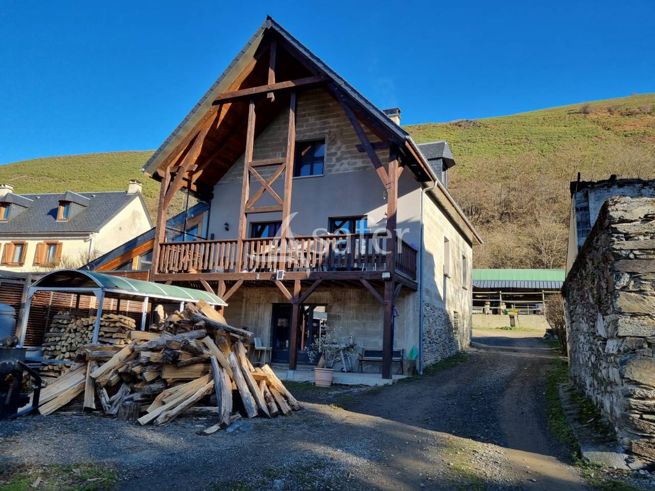 Propri&eacute;t&eacute; agricole sur 20 ha proche d'Arreau