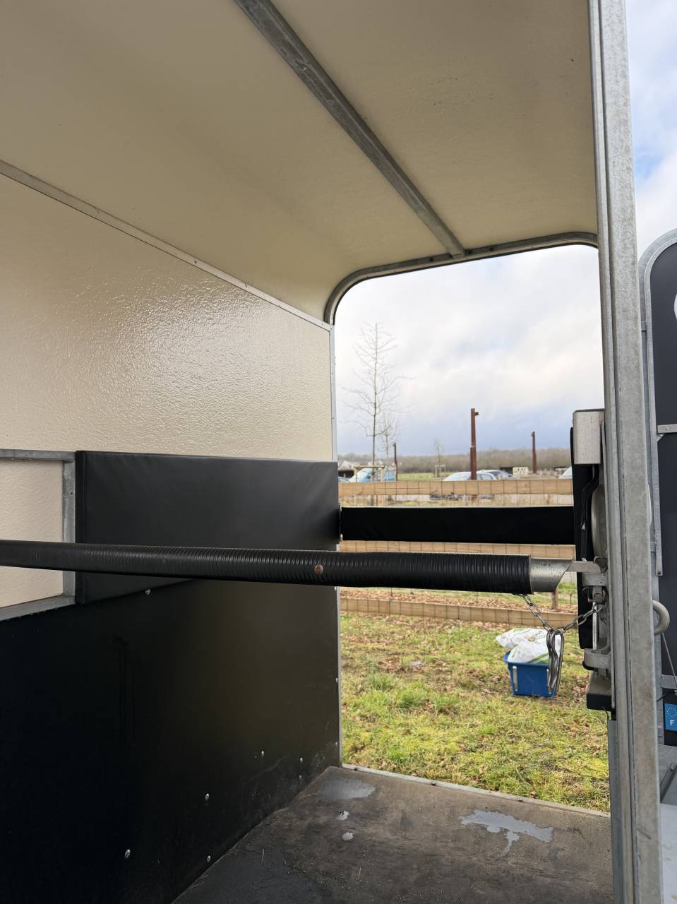 Van Fautras 1 place et demi