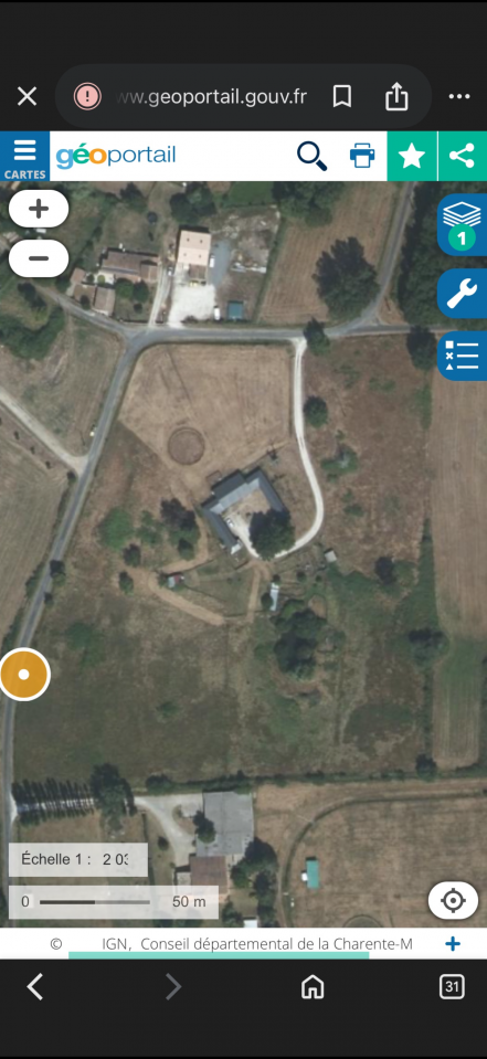 Propri&eacute;t&eacute; sur 3,3Ha avec 8 boxs et habitation 