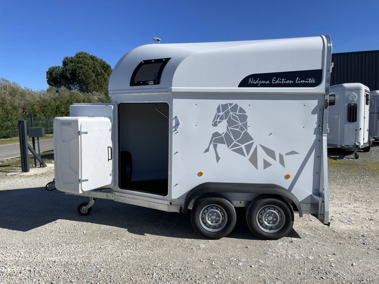 VAN FAUTRAS 2 places IMARA NEDJMA