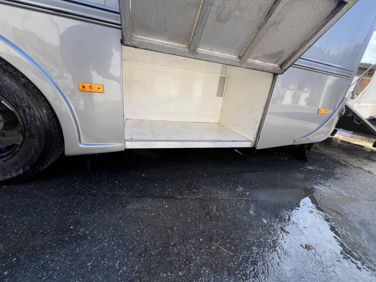 Camion avec Home Car