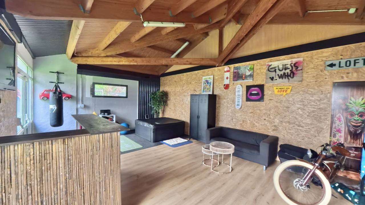 PROPRI&Eacute;T&Eacute; D'EXCEPTION R&Eacute;NOV&Eacute;E AVEC 1,8 HA DE TERRAIN 