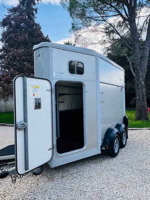 VAN IFOR WILLIAMS HB 403