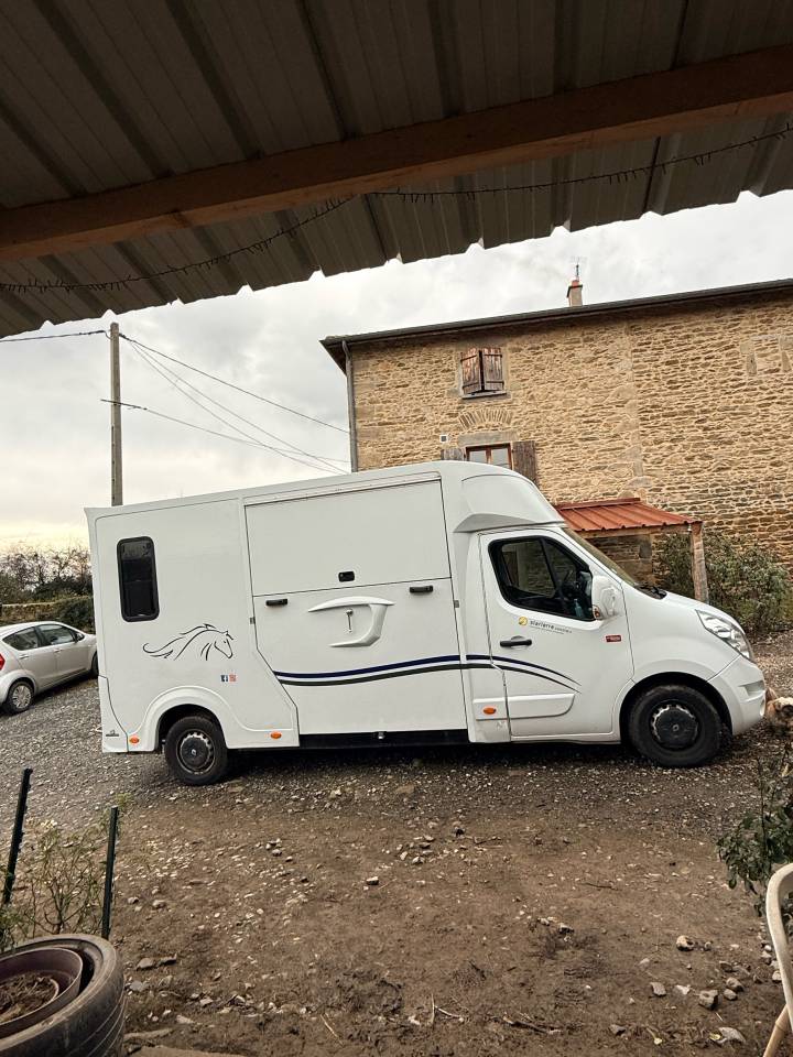 Ameline Haras 3 places Renault Master