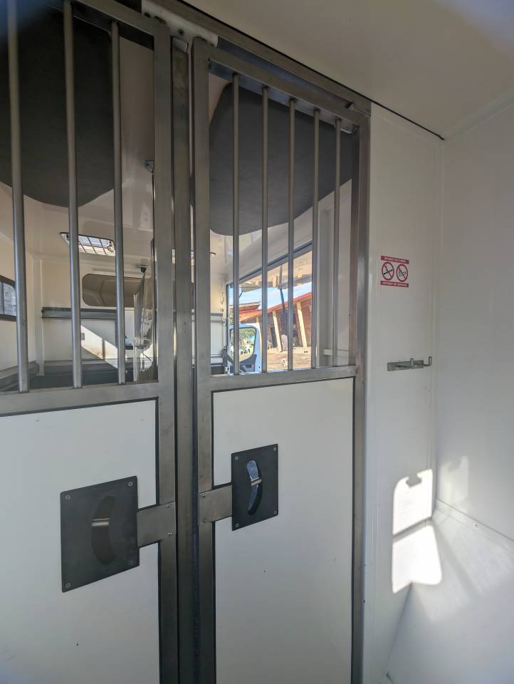 Ameline Haras 3 places Renault Master