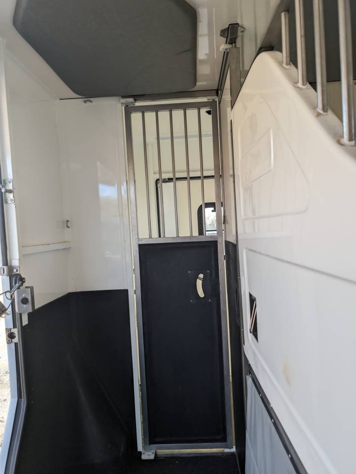 Ameline Haras 3 places Renault Master