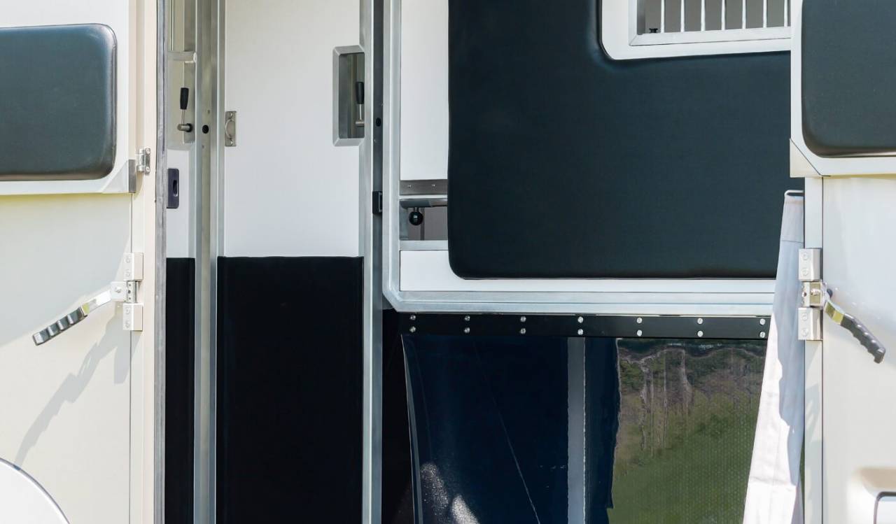 AKX STALLE BASE OPEL MOVANO 170 DCI 