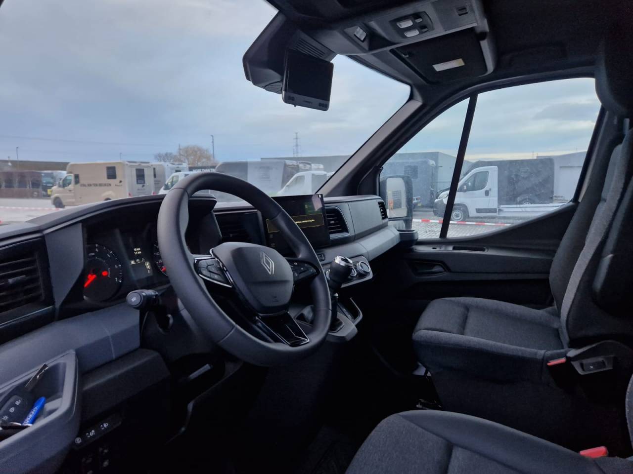 AKX DOUBLE CABINE STALLE Master4 170 dci 