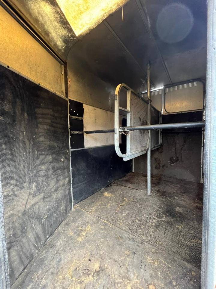 Van 2 places IforWilliams hb505r