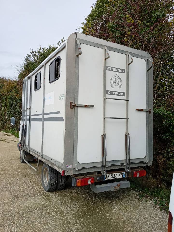 Camion VL 2 chevaux