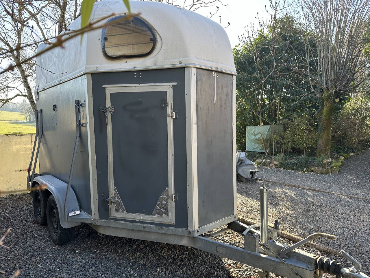 Van &agrave; 2 chevaux