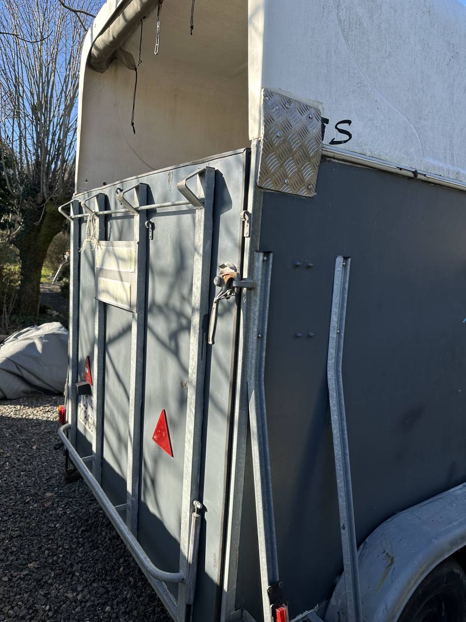 Van &agrave; 2 chevaux