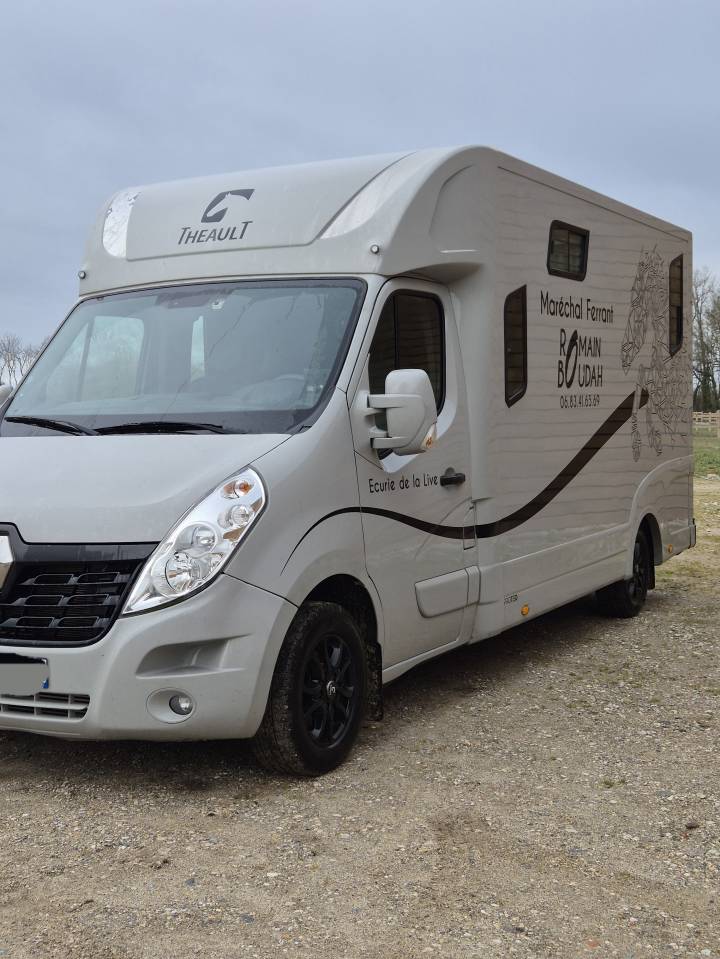 Camion theault proteo 5 places