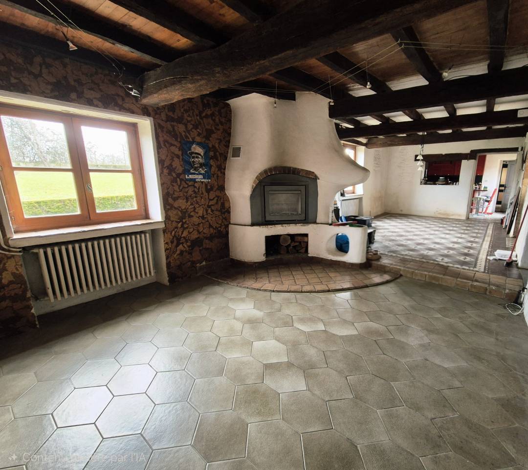 Ancienne ferme de caract&egrave;re avec 1,6 hectare de terrain