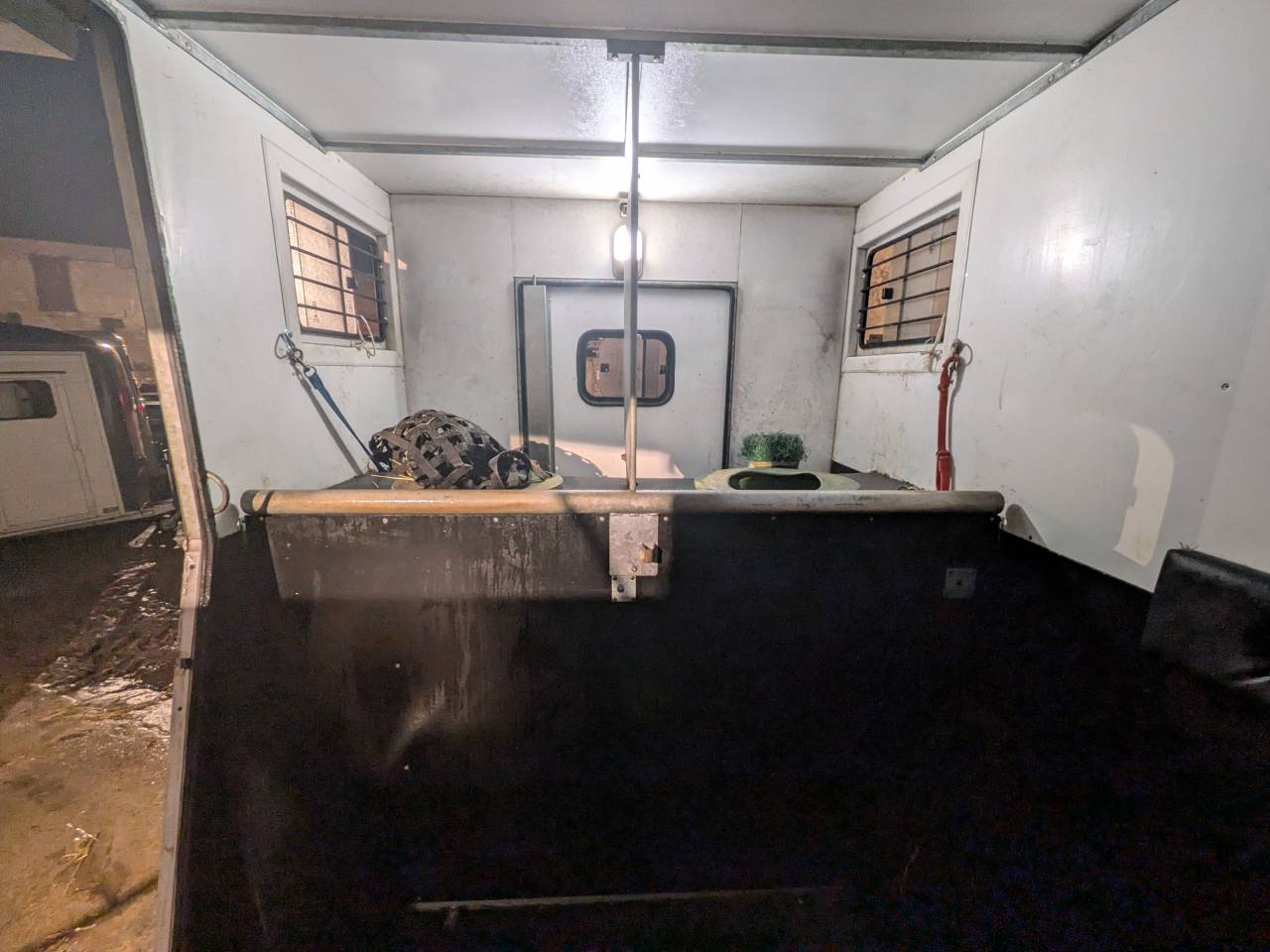 Petit camion 2 chevaux 