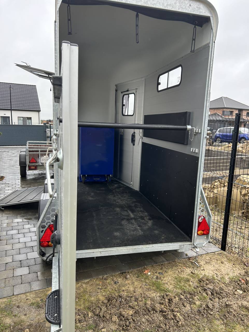 Van cheval Touring one 2024 sous garantie jusqu&rsquo;&agrave; 2029