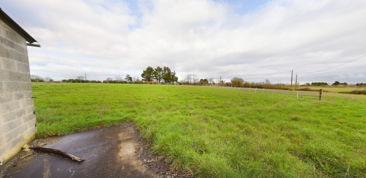 Propri&eacute;t&eacute; &eacute;questre CHARRON (17) sur 1,3 ha