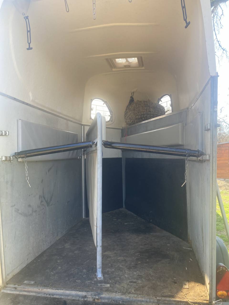 Van cheval libert&eacute; 1 place en oblique- unique-