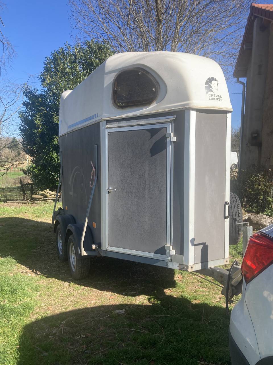 Van cheval libert&eacute; 1 place en oblique- unique-