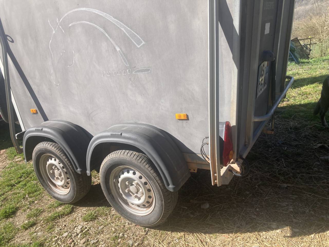 Van cheval libert&eacute; 1 place en oblique- unique-